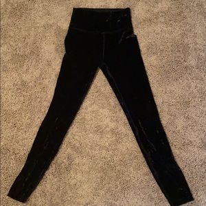 Beyond Yoga Velvet leggings - size M - EUC